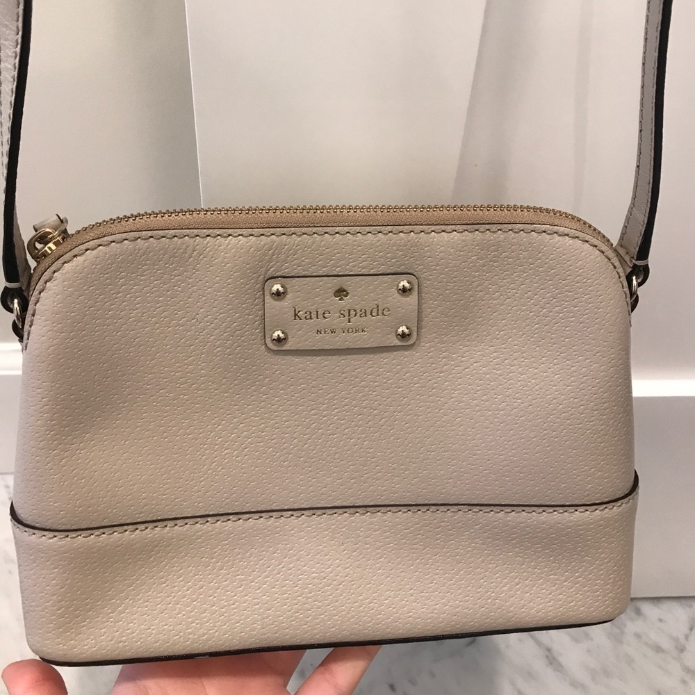 KATE SPADE CROSS BODY PURSE!